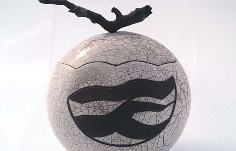 Jonque en céramique de Anne Thiellet, céramiste Raku, présent à l'Artisanerie de la Saône à Seurre