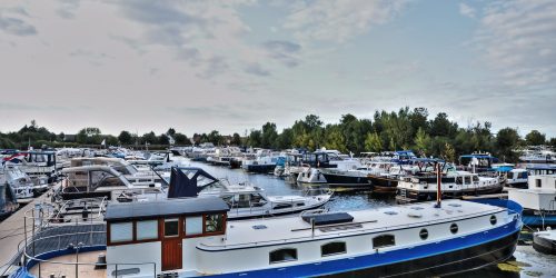 Gare d'eau, port de plaisance à Saint-Jean-de-Losne & Saint-Usage