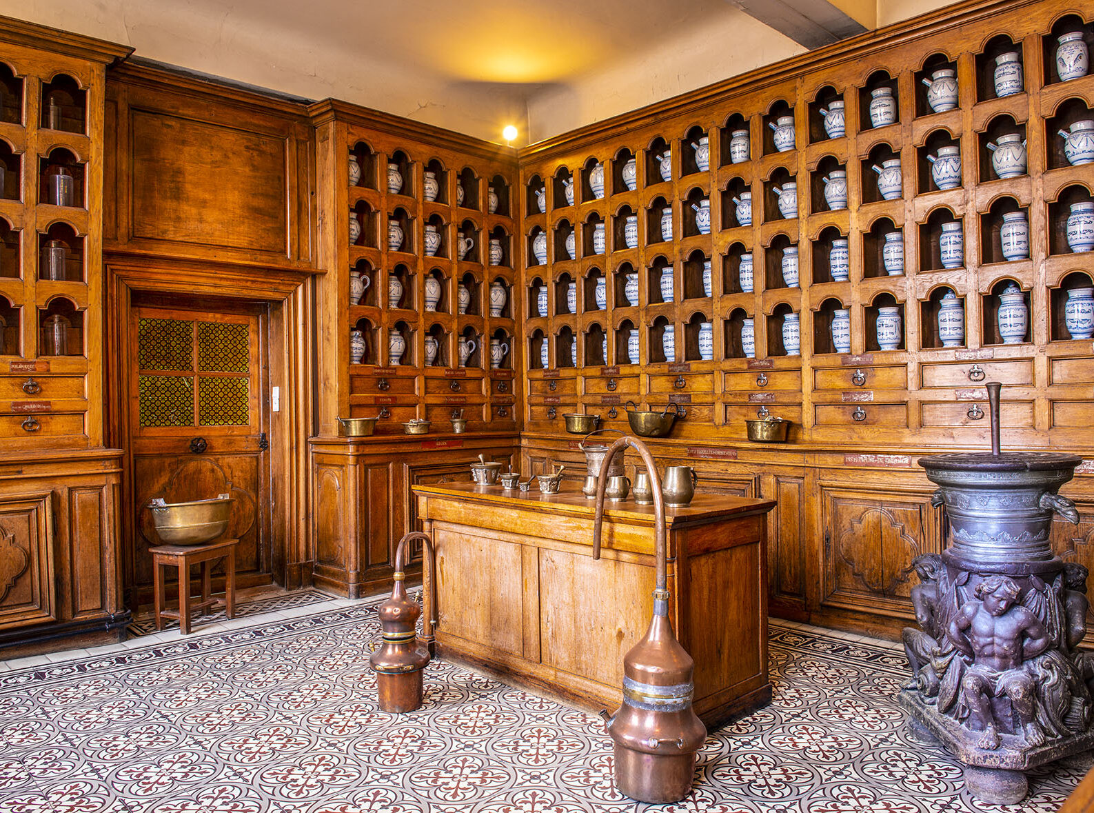 Apothicairerie de l'Hôtel Dieu à Seurre