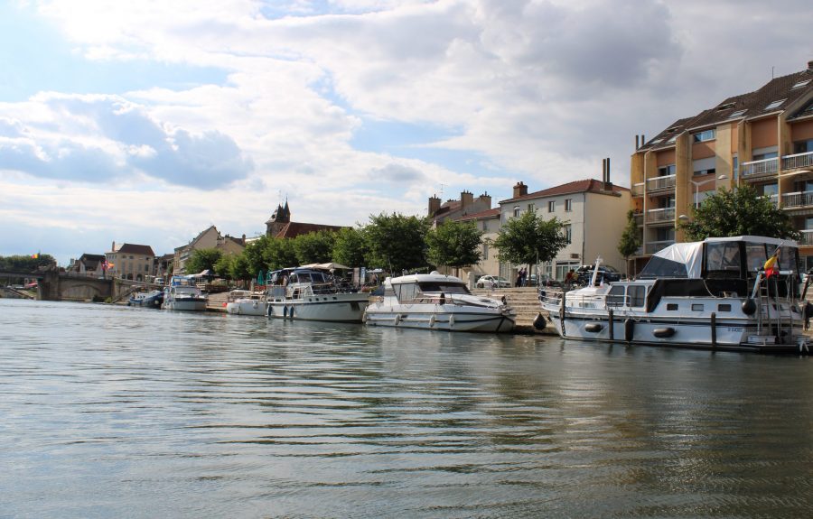 Location de barque électrique à Saint-Jean-de-Losne